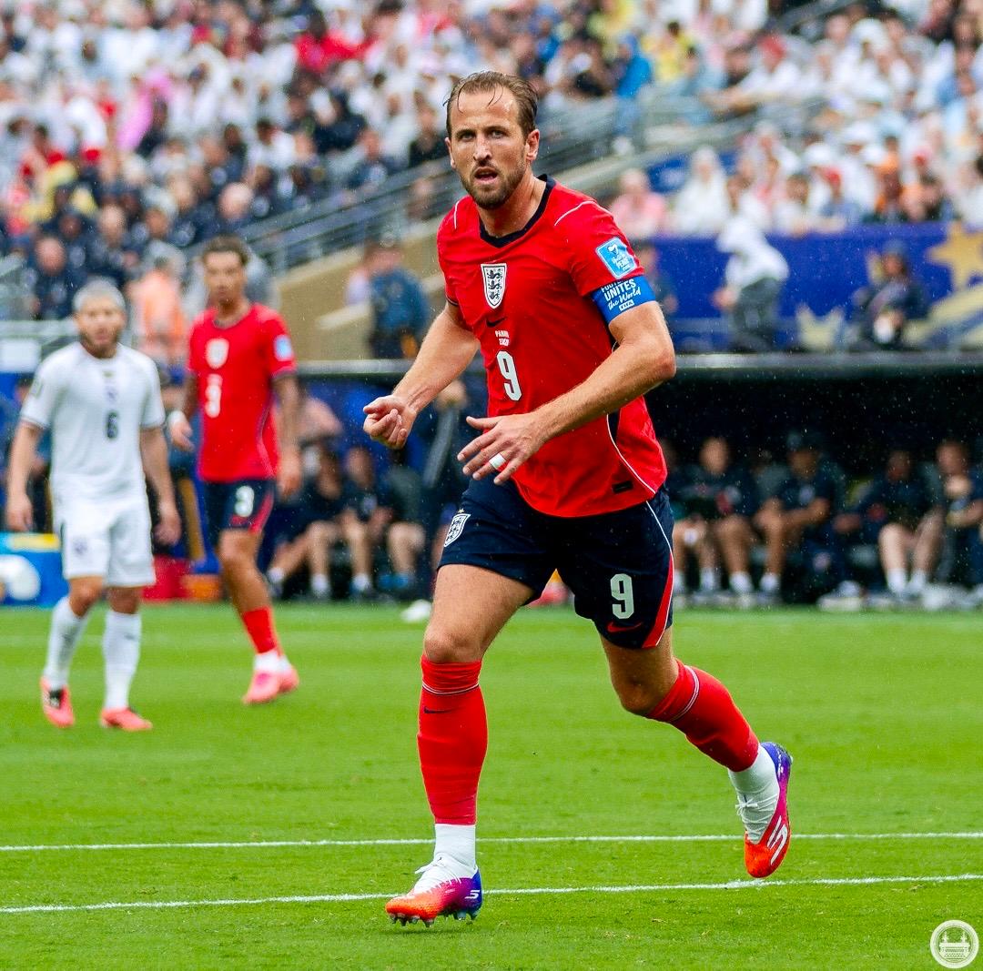 Harry Kane running for England against Panama