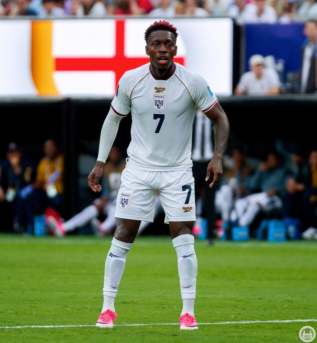 José Luis Rodríguez creating chances for Panama against England