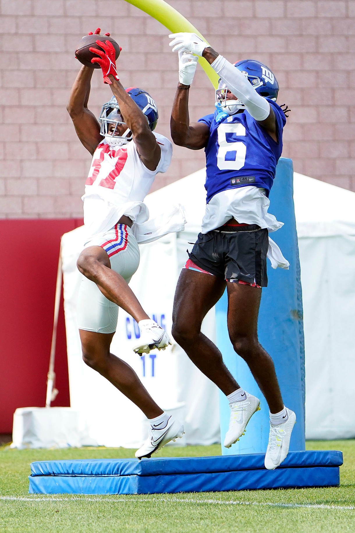 NFL: New York Giants Training Camp, tre hawkins