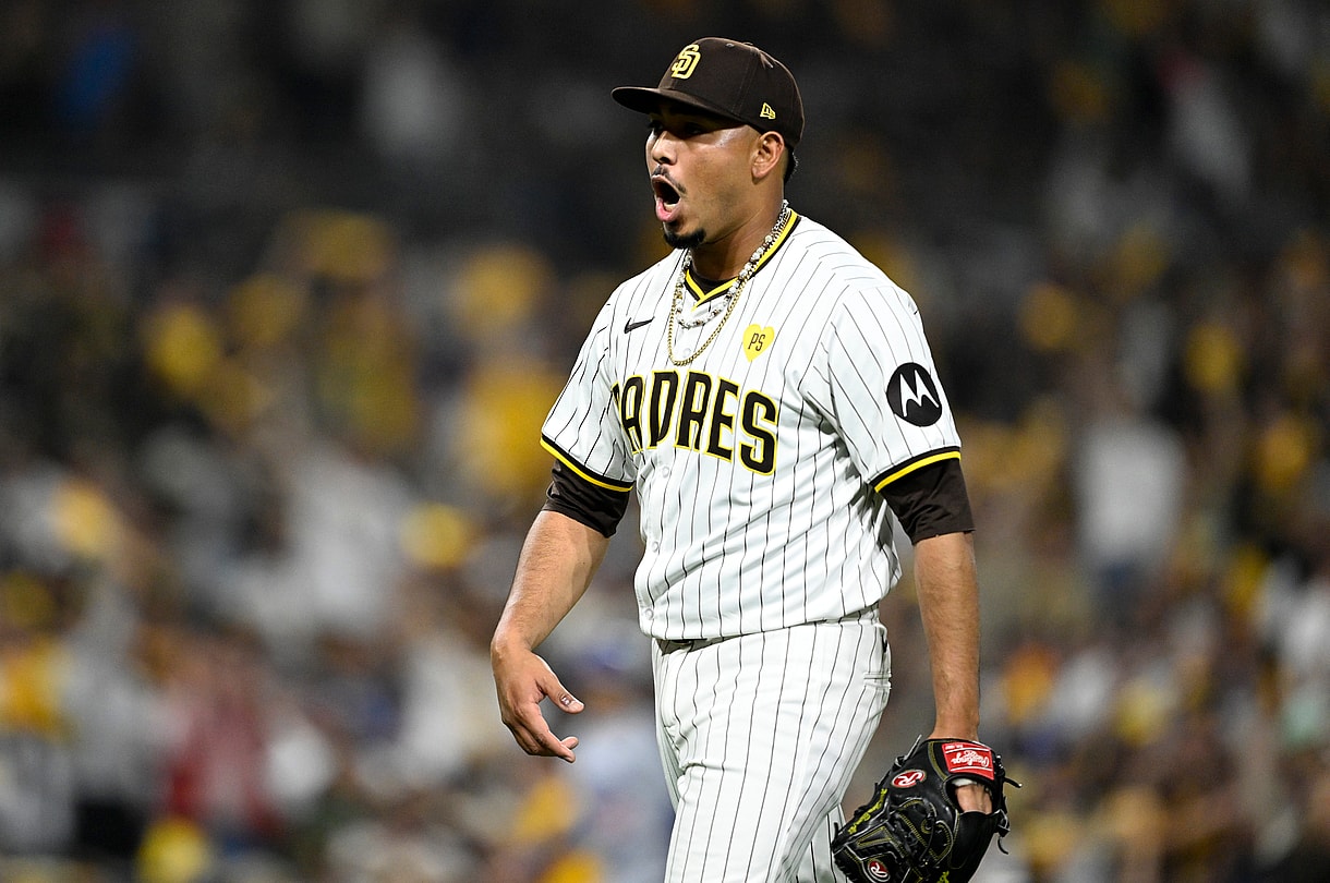 Jeremiah Estrada, Padres