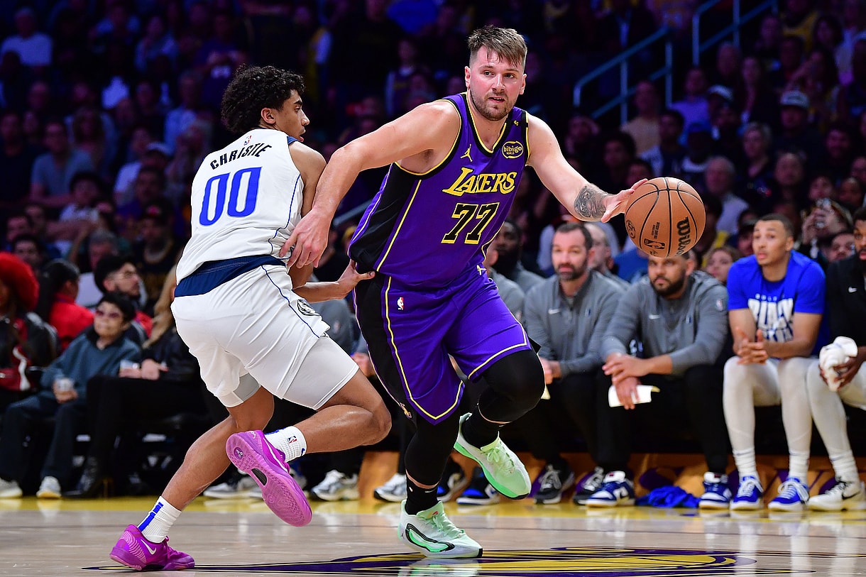 NBA: Dallas Mavericks at Los Angeles Lakers