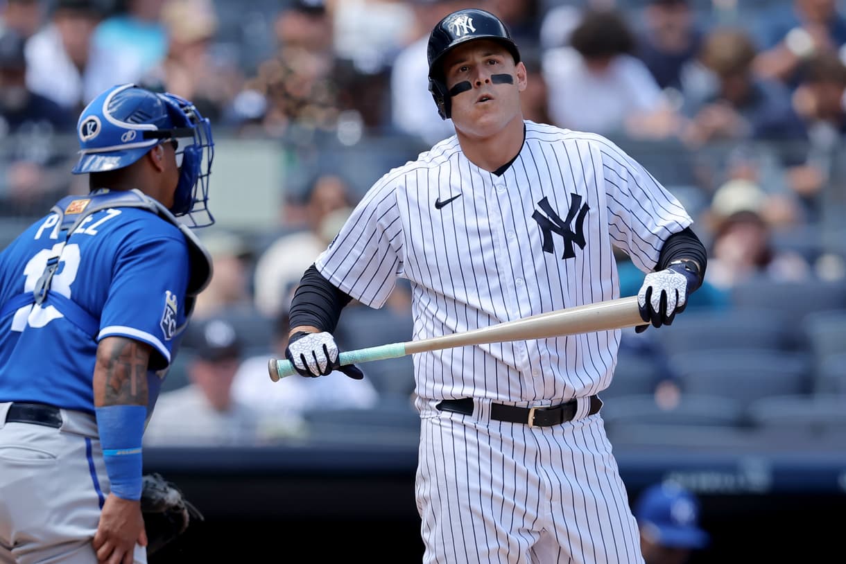 mlb: kansas city royals at new york yankees, anthony rizzo