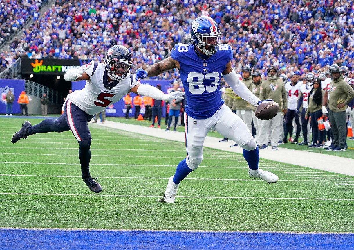 nfl: houston texans at new york giants, lawrence cager