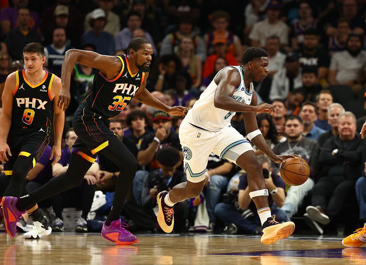 NBA: Minnesota Timberwolves at Phoenix Suns