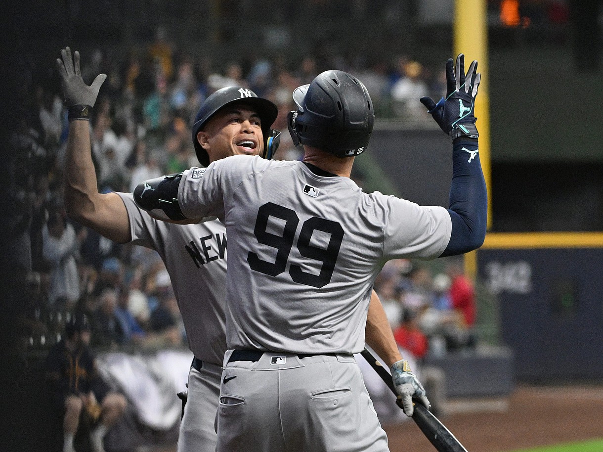 MLB: New York Yankees at Milwaukee Brewers
