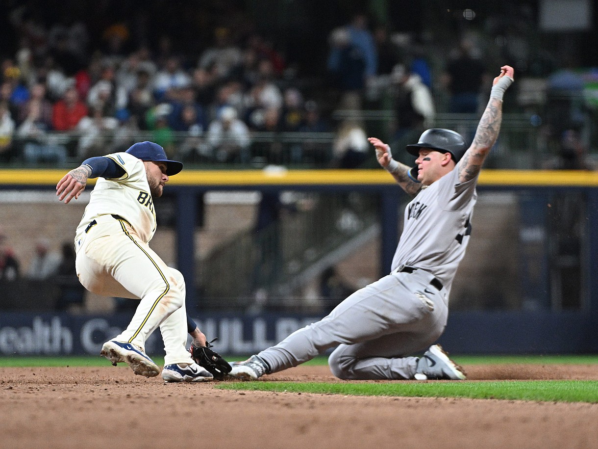 MLB: New York Yankees at Milwaukee Brewers