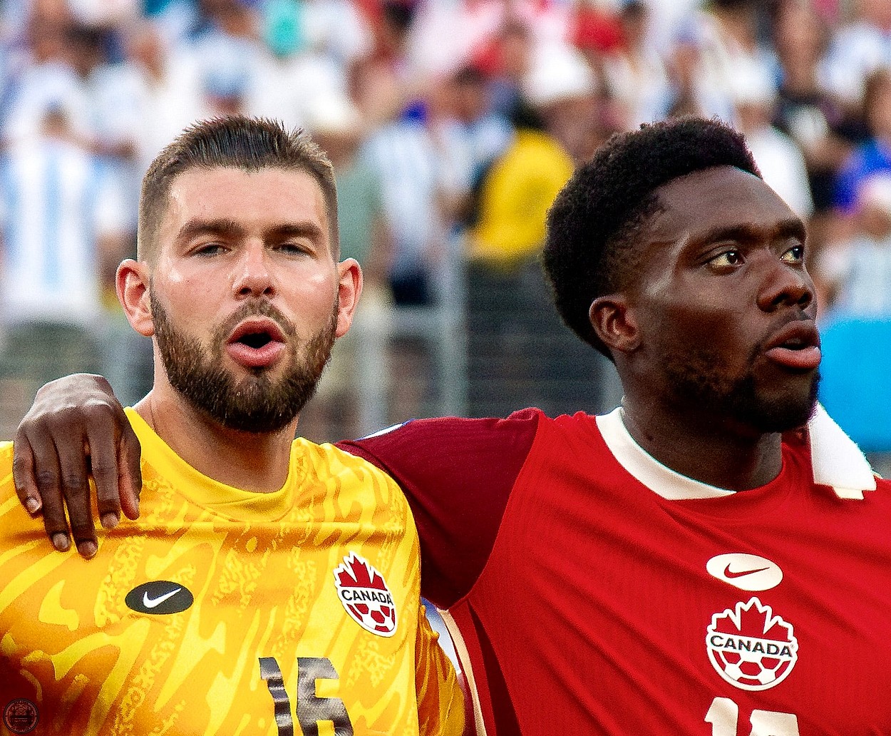 Maxime Crepeau and Alphonso Davies | Credit: Juan Carlos Rubiano