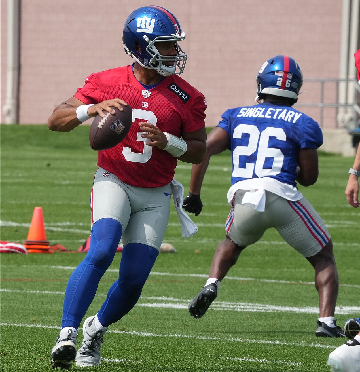 Syndication: The Record, russell wilson, new york giants