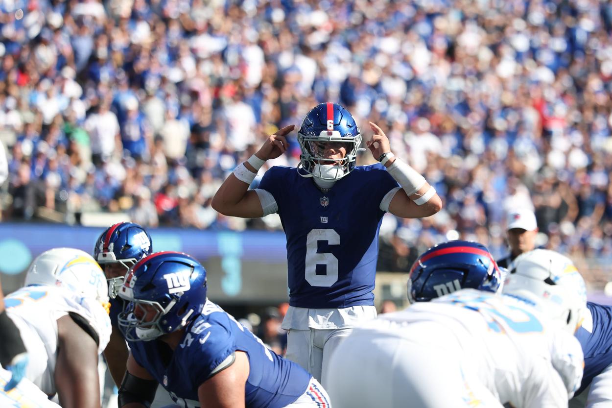 Jaxson Dart, NFL: Los Angeles Chargers at New York Giants