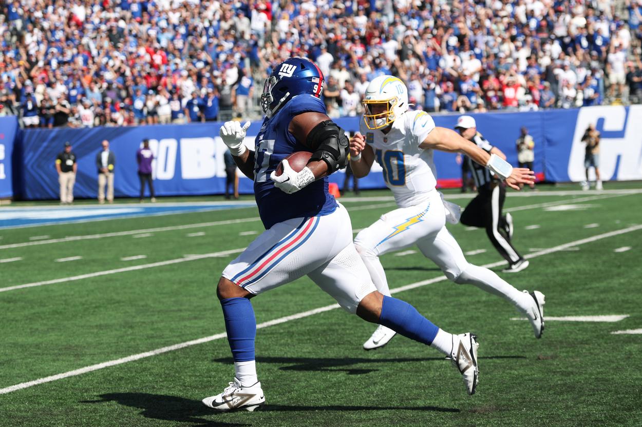 Dexter Lawrence playing defensive line for the Giants