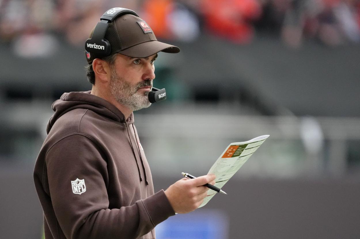 giants, Stefanski, NFL: London Games-Minnesota Vikings at Cleveland Browns