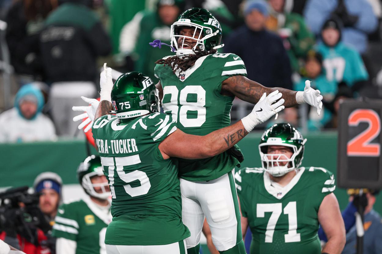 NFL: Miami Dolphins at New York Jets, new york giants, alijah vera-tucker