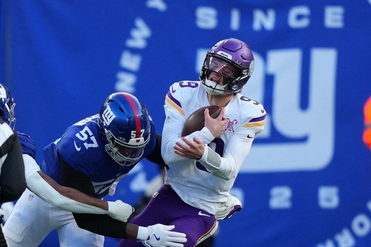 Chauncey Golston, NFL: Minnesota Vikings at New York Giants