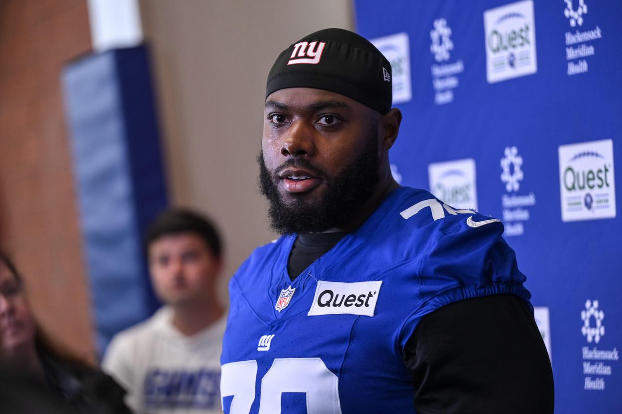 Andrew Thomas at the podium during Giants OTAs