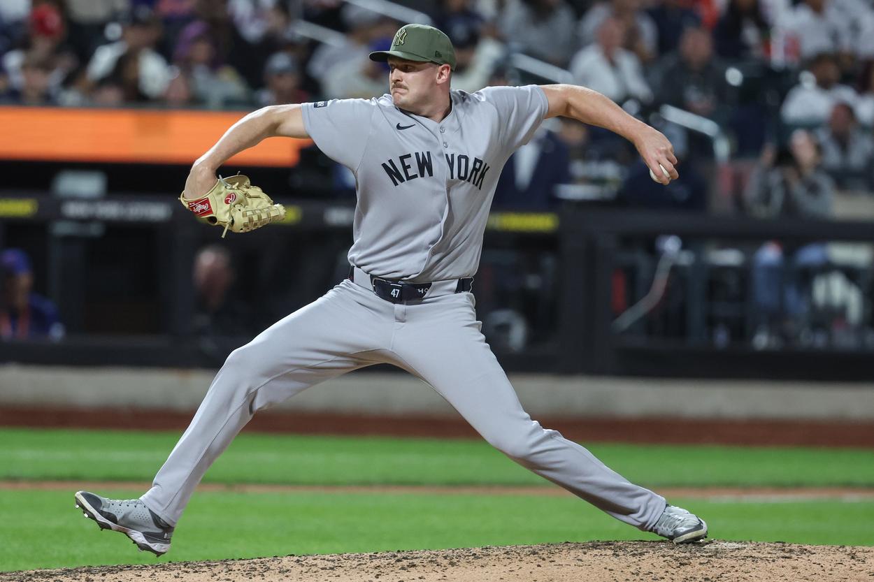Brent Headrick pitches for the Yankees against the Mets