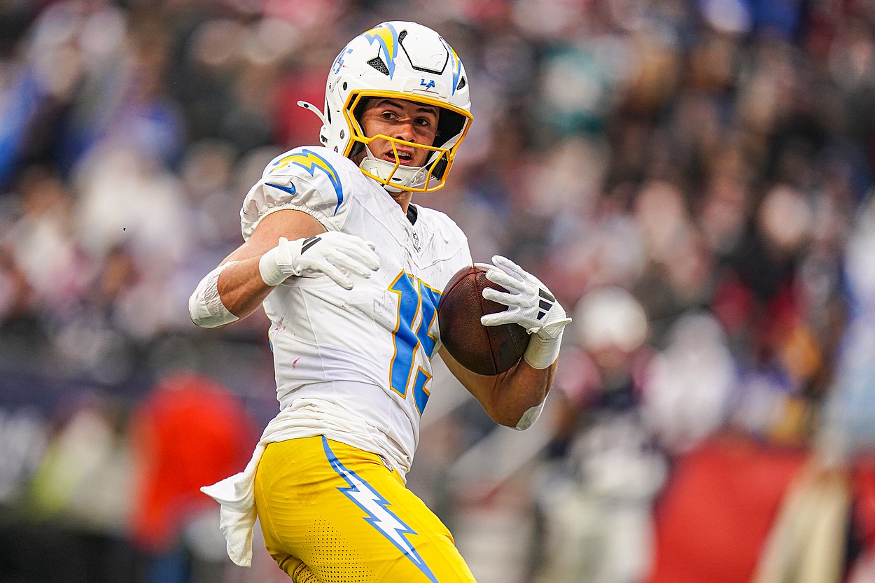 NFL: Los Angeles Chargers at New England Patriots