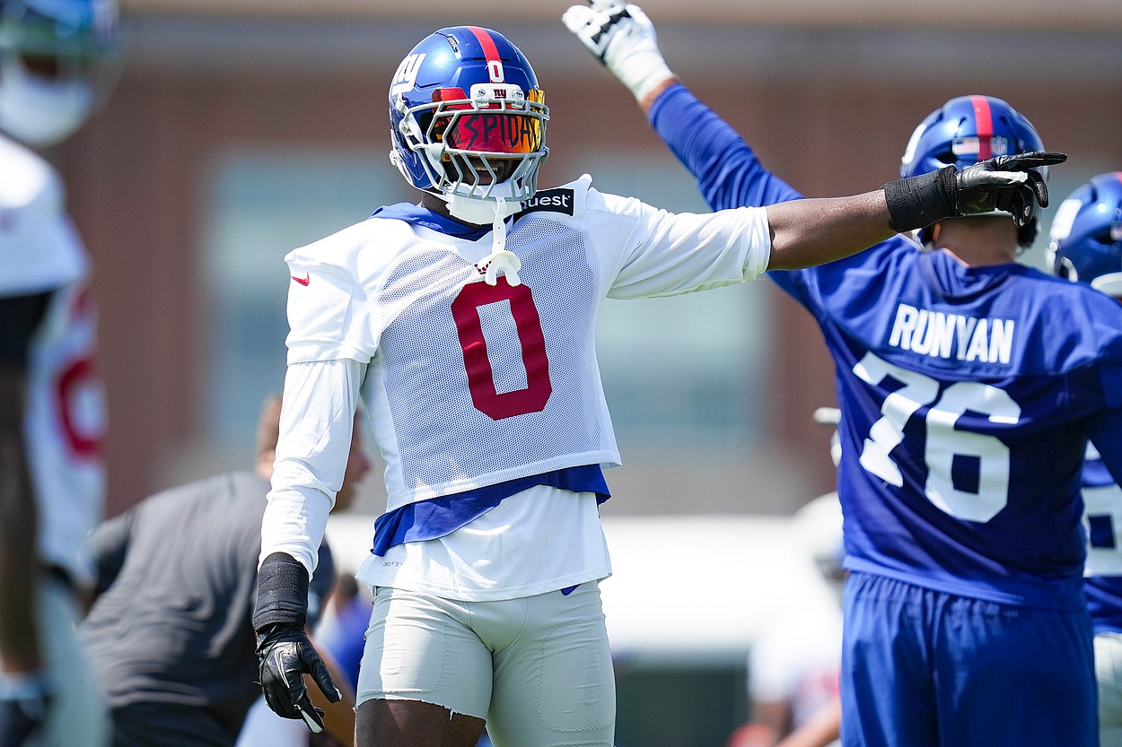 Syndication: The Record, brian burns, new york giants