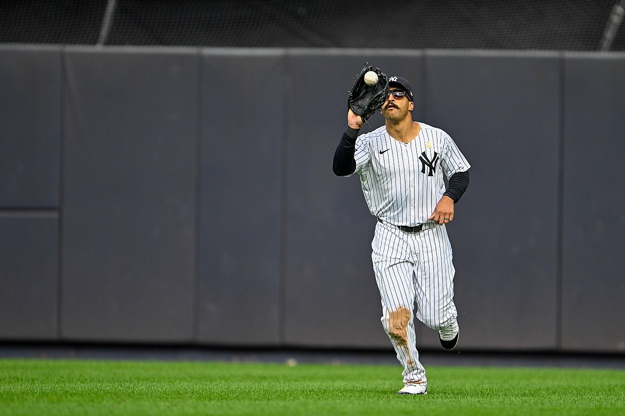 Yankees extend one-year $22 million contract to free agent outfielder