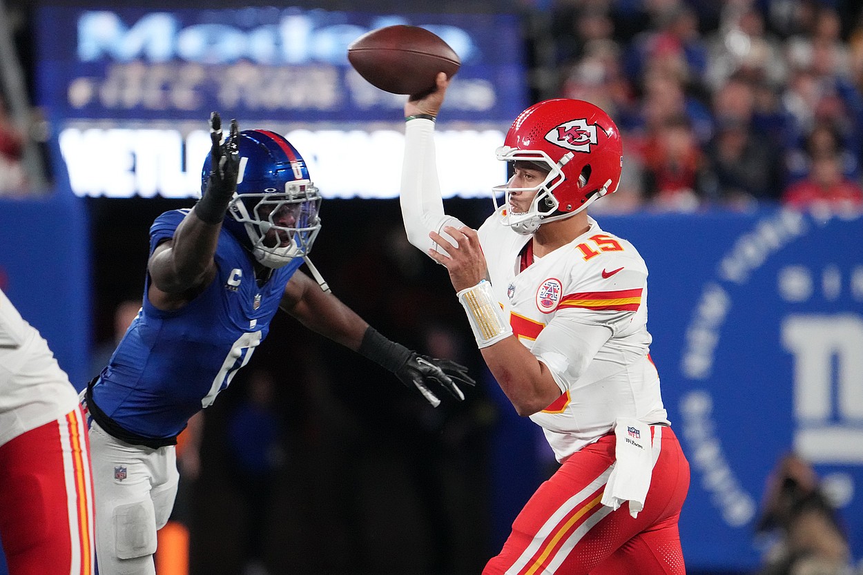 Brian Burns, NFL: Kansas City Chiefs at New York Giants