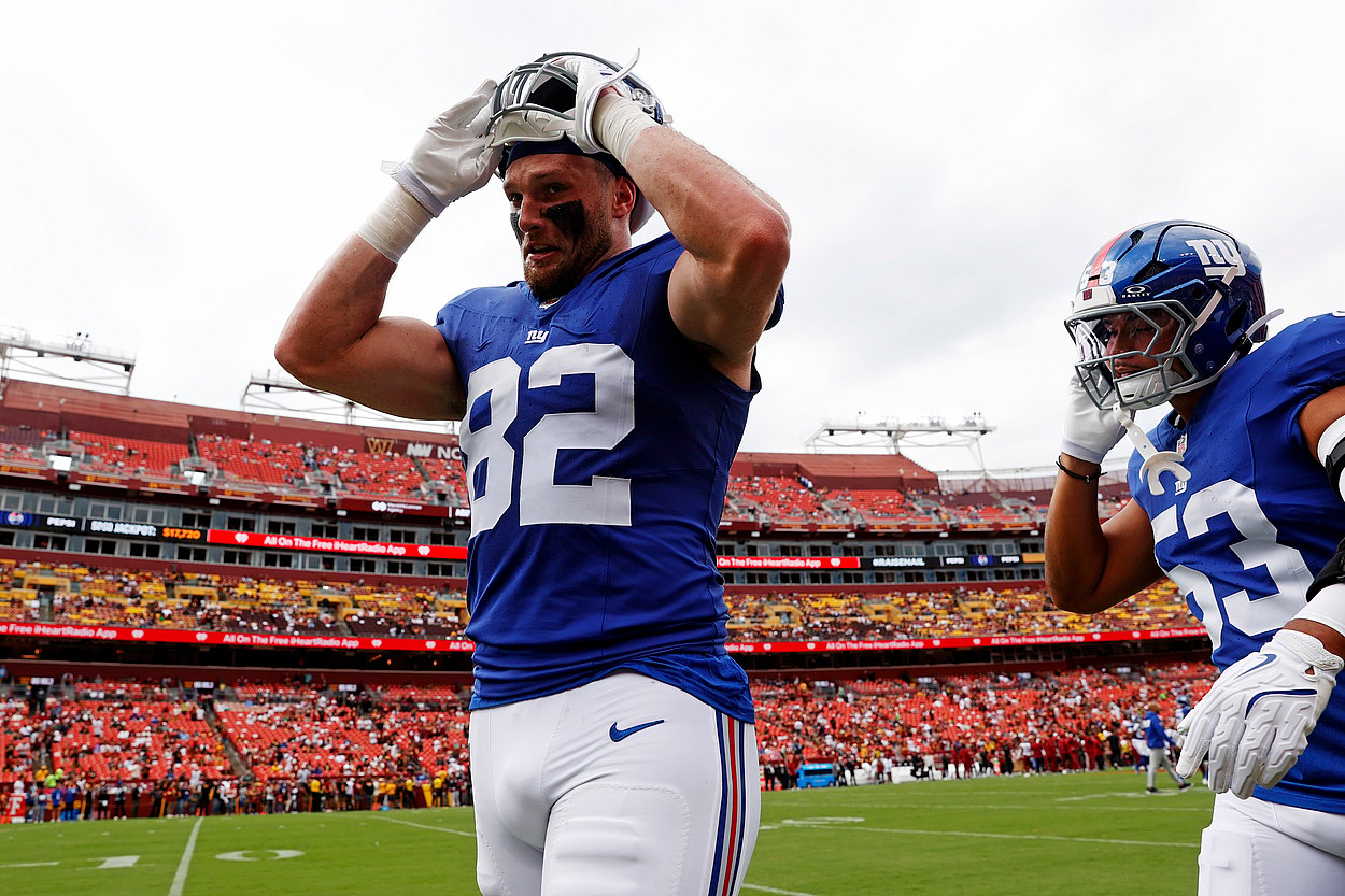 Daniel Bellinger, NFL: New York Giants at Washington Commanders