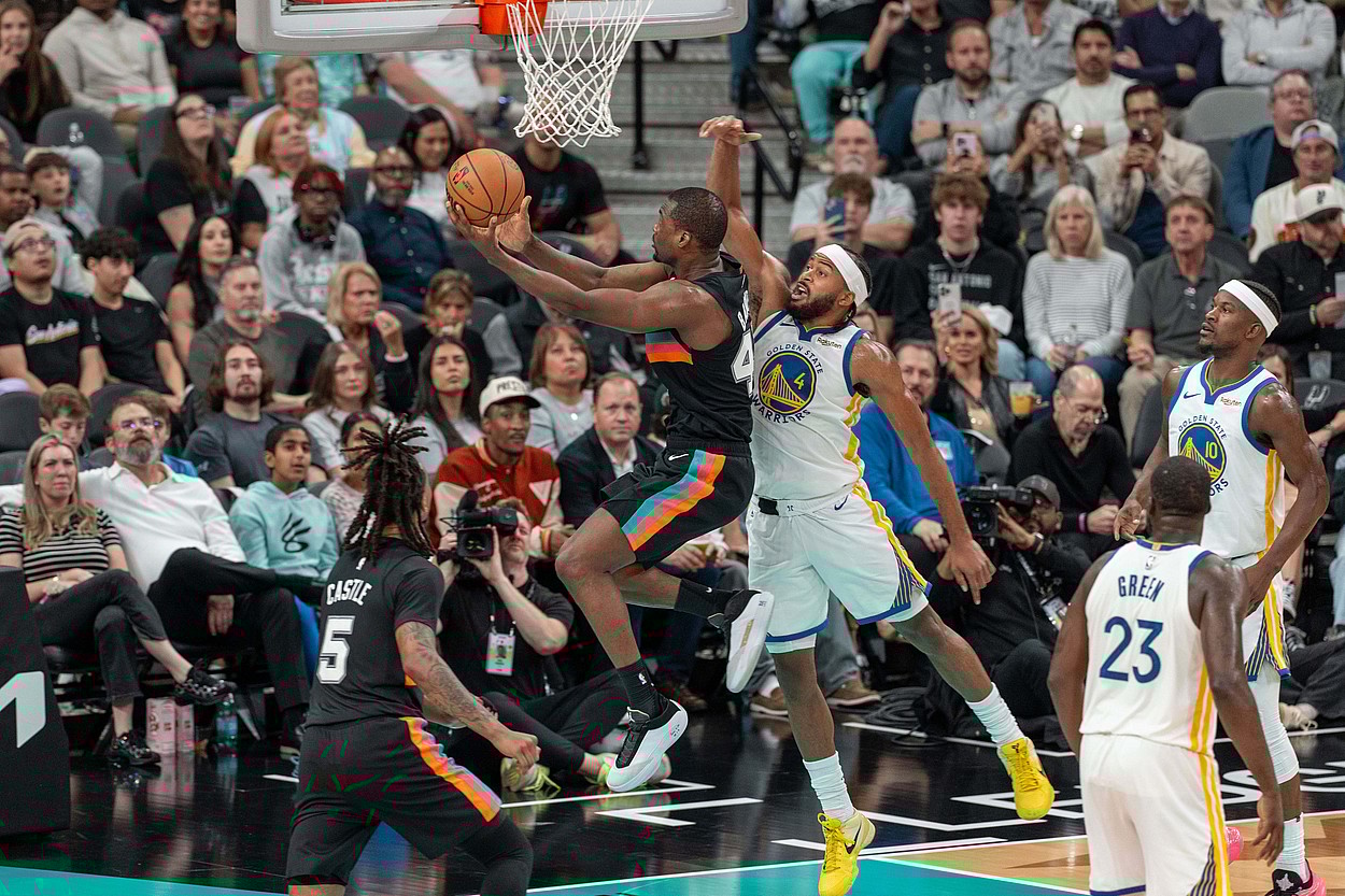 NBA: Golden State Warriors at San Antonio Spurs