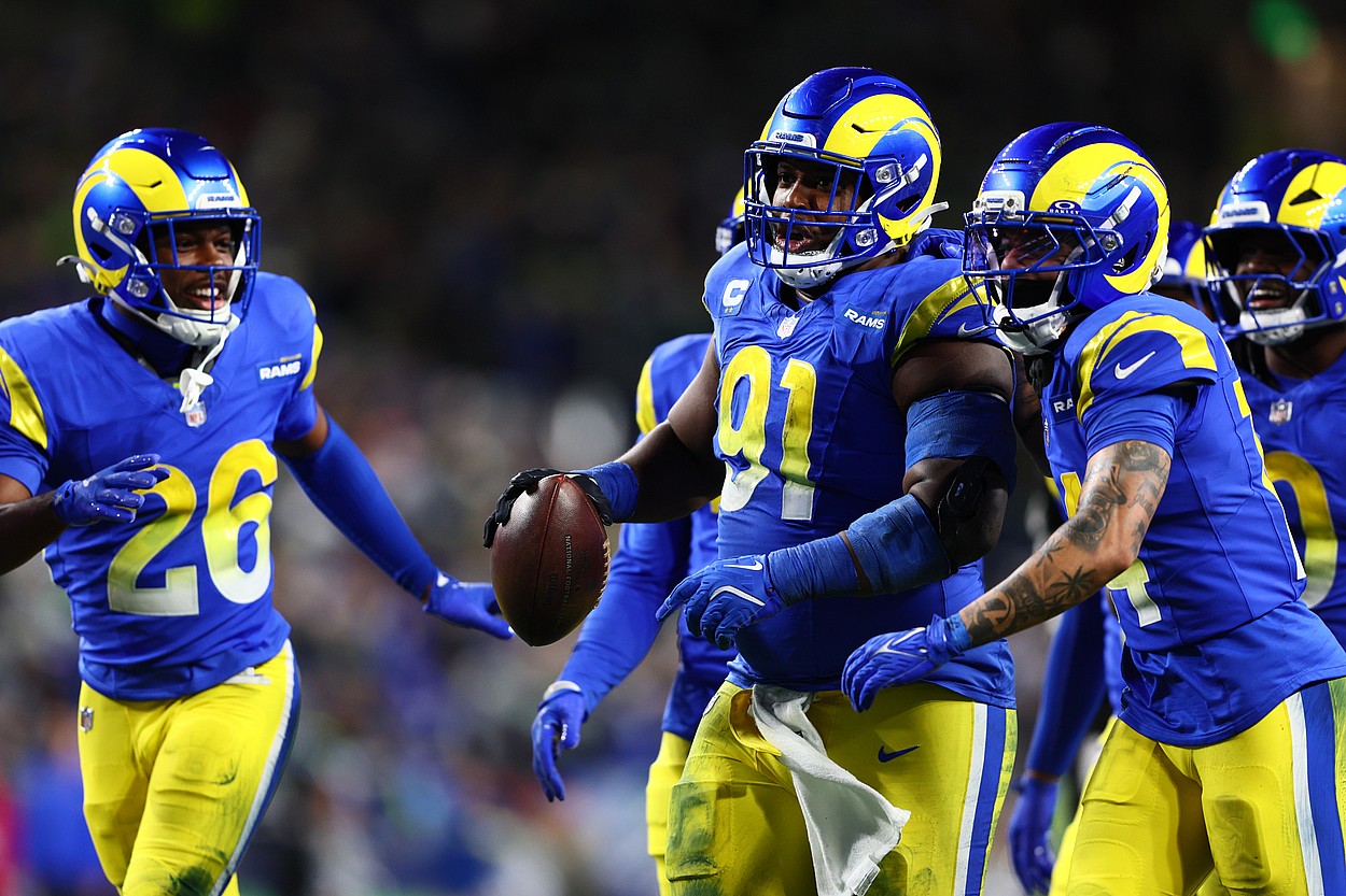 Kobie Turner, chris shula, giants,NFL: Los Angeles Rams at Seattle Seahawks