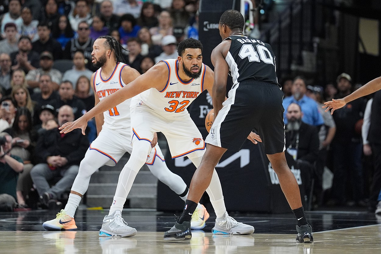 NBA: New York Knicks at San Antonio Spurs
