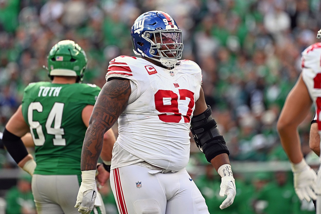 dexter lawrence, NFL: New York Giants at Philadelphia Eagles