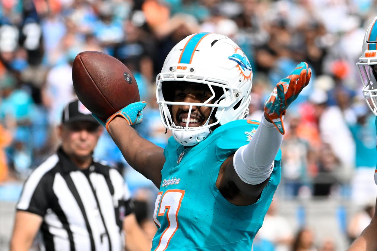 Jaylen Waddle, Giants, NFL: Miami Dolphins at Carolina Panthers