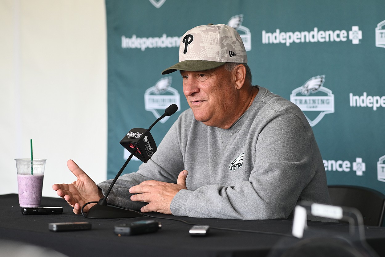 Vic Fangio, giants, NFL: Philadelphia Eagles Training Camp
