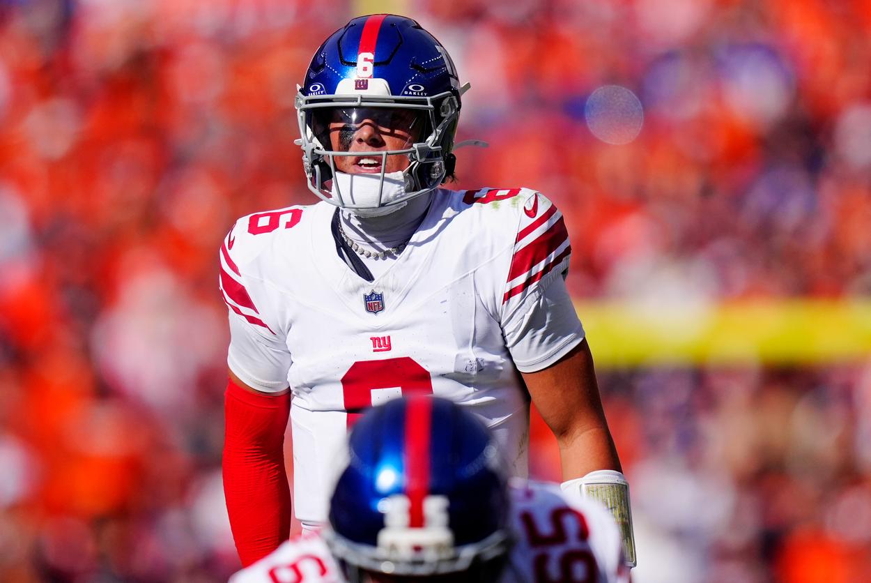 Jaxson Dart, NFL: New York Giants at Denver Broncos