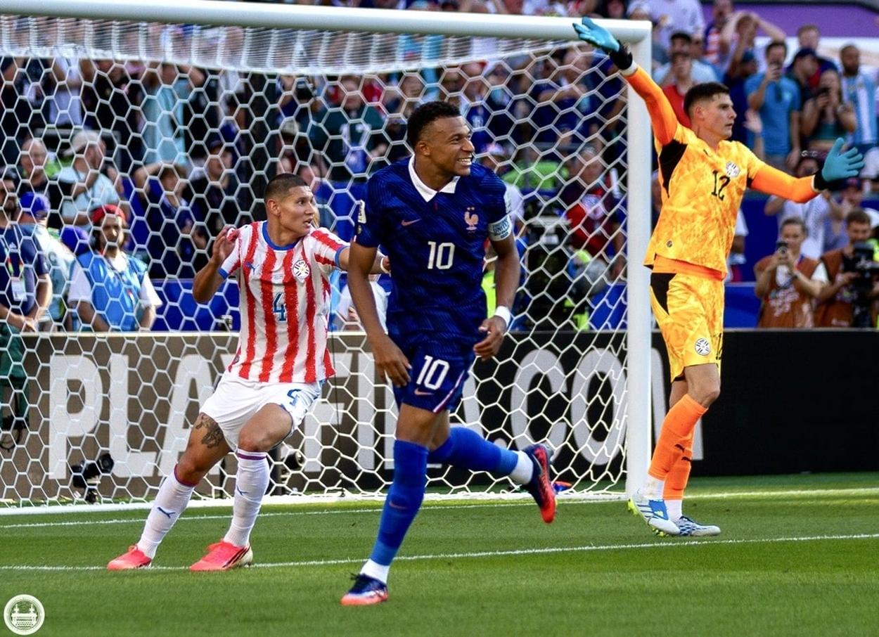 Kylian Mbappe celebrating for France against Paraguay