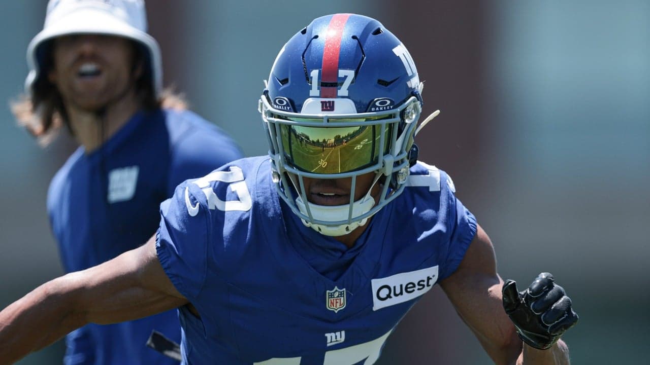 Darnell Mooney running drills for the Giants