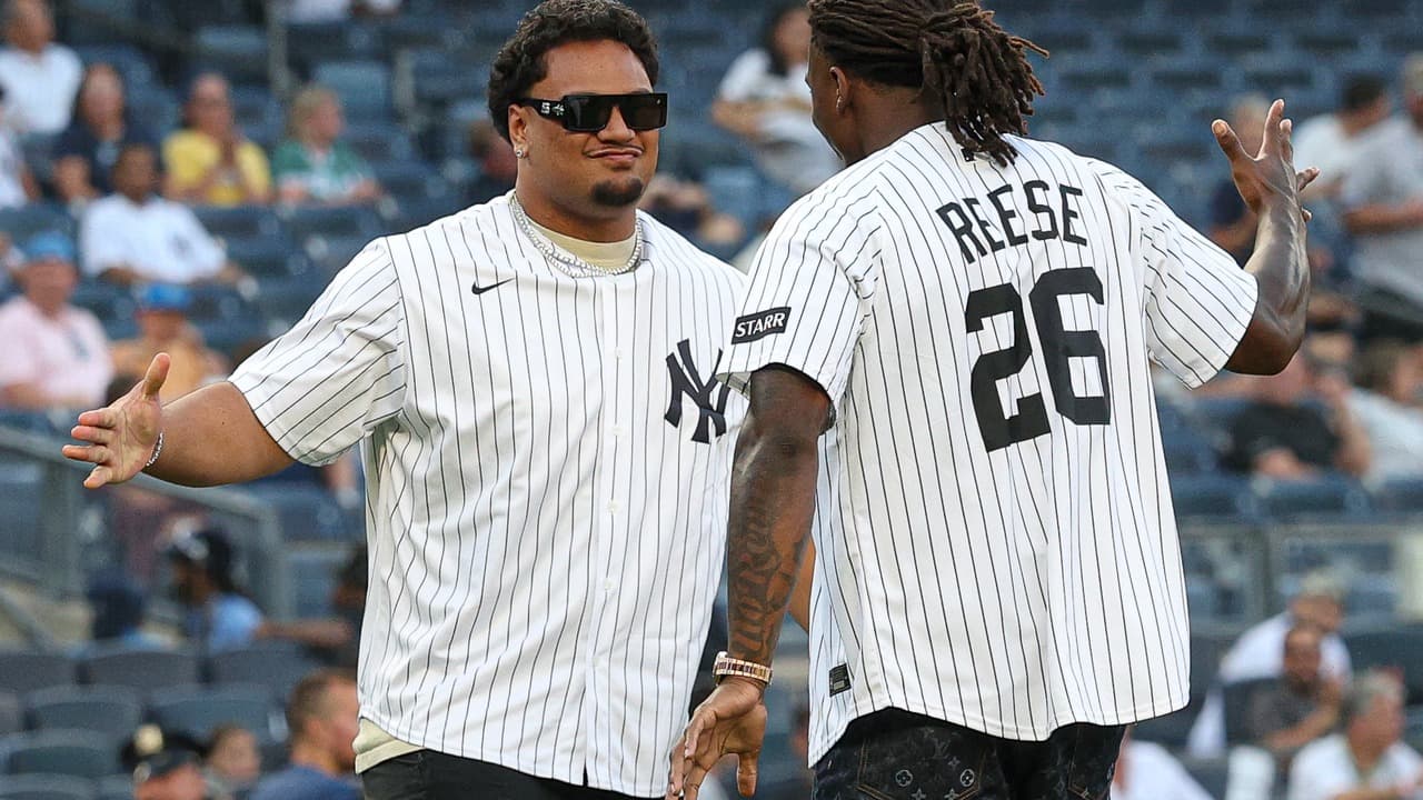 Arvell Reese with Francis Mauigoa at Yankee Stadium before Giants camp