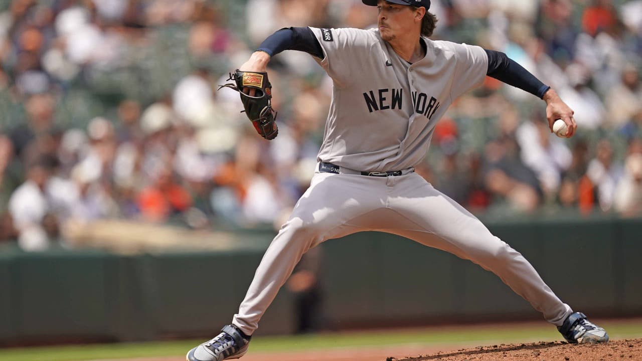Max Fried delivering a pitch for the Yankees
