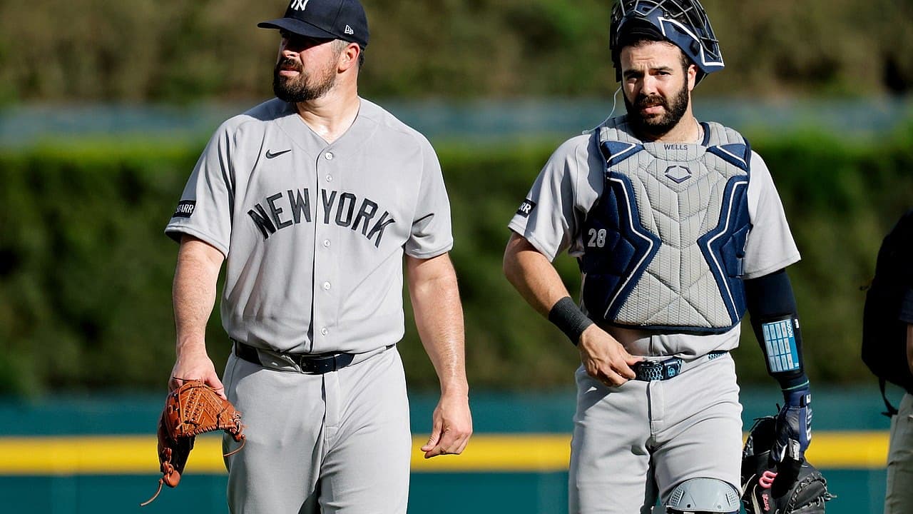 Austin Wells walking in from the bullpen for the Yankees