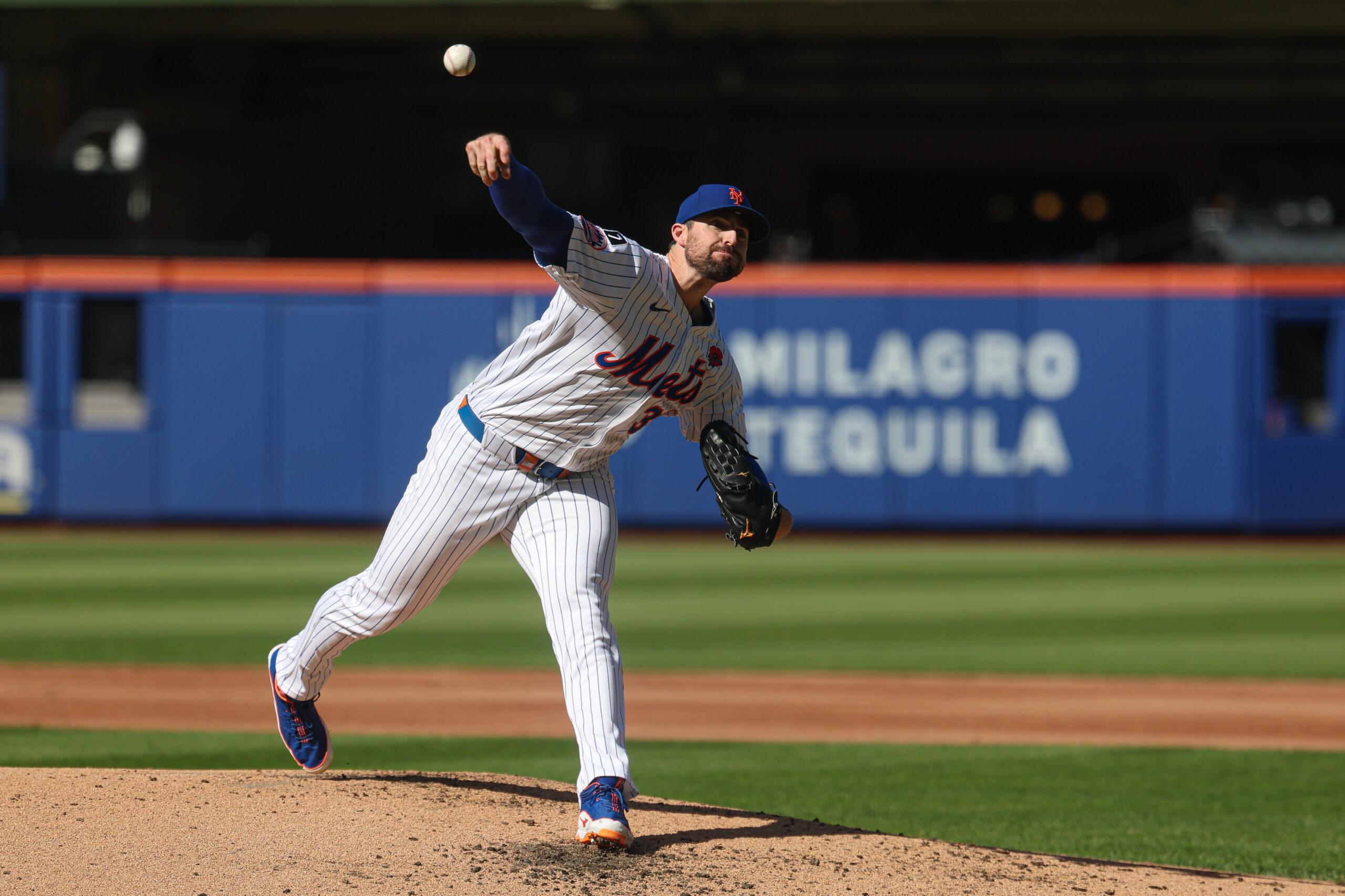 Clay Holmes pitching for the Mets