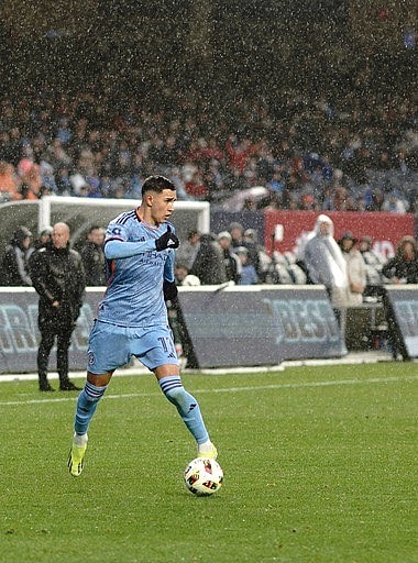 Julian Fernandez with the ball control | Credit : Melinda Morales 
