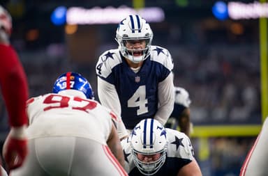 Dallas Cowboys quarterback Dak Prescott (4) in action during the game between the Dallas Cowboys and the New York Giants