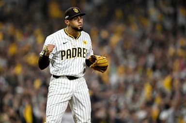 Robert Suarez, Padres, Dodgers,