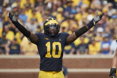 The New York Giants should consider Devin Bush in the 2019 NFL Draft.