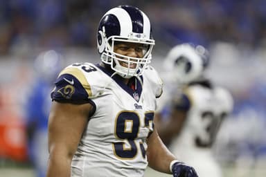 Should the New York Giants consider signing free agent defensive tackle, Ndamukong Suh?
