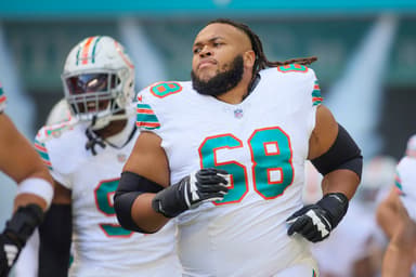 Miami Dolphins offensive tackle Robert Hunt (New York Giants)