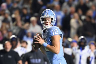 North Carolina Tar Heels quarterback Drake Maye (10) (New York Giants prospect)