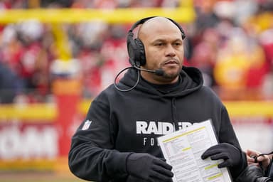 nfl: las vegas raiders at kansas city chiefs, antonio pierce, new york giants