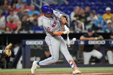 New York Mets designated hitter Mark Vientos