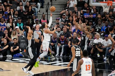 NBA: New York Knicks at San Antonio Spurs