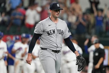 MLB: New York Yankees at Texas Rangers, clay holmes, Mets
