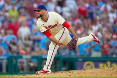 Carlos Estevez, Cubs, Phillies