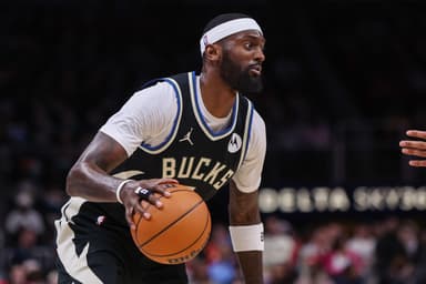 NBA: Milwaukee Bucks at Atlanta Hawks
